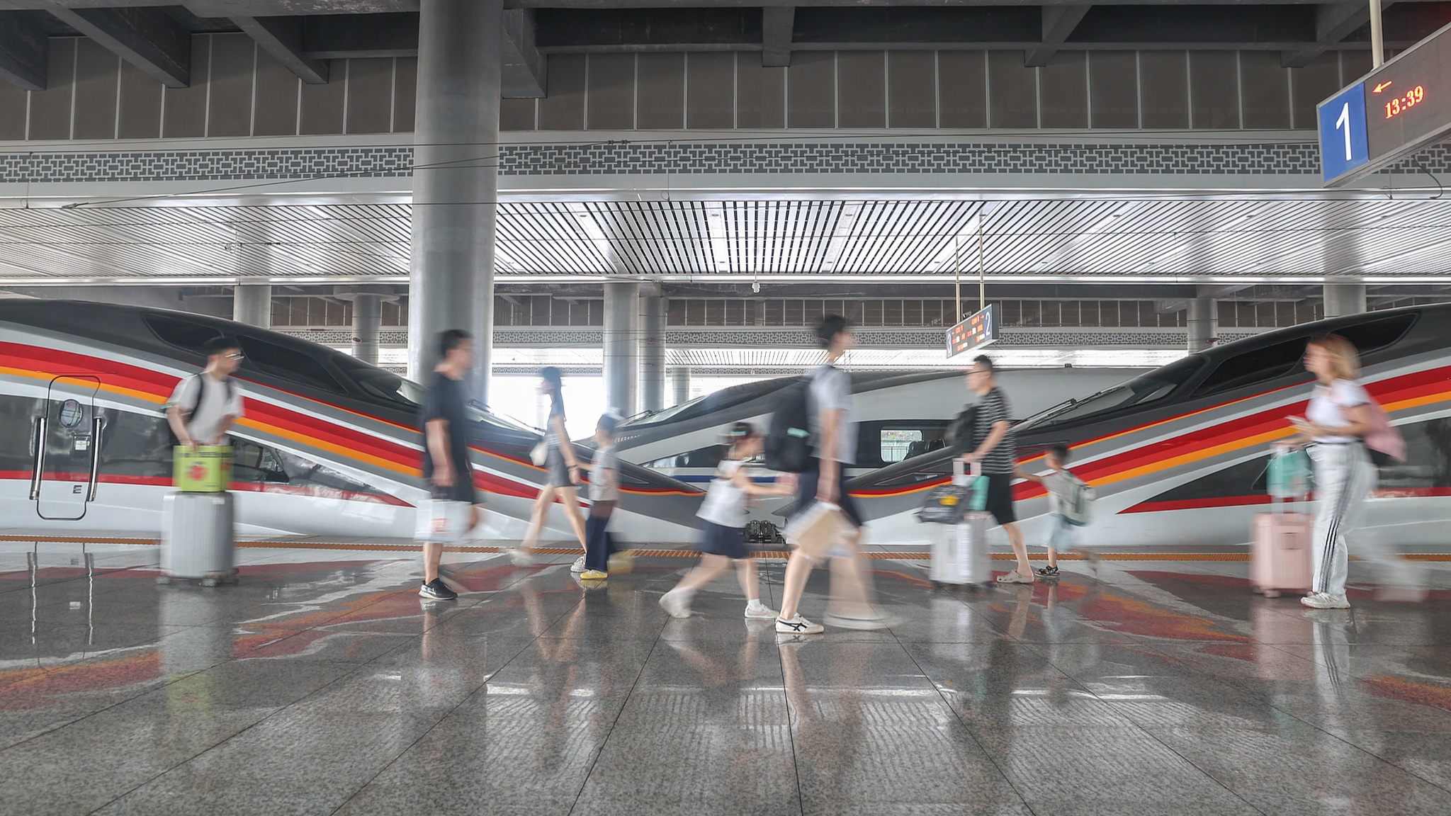 Perjalanan Penumpang Kereta Api Tiongkok Mencapai Rekor Dengan 23,13 Juta Penumpang Pada Hari Nasional