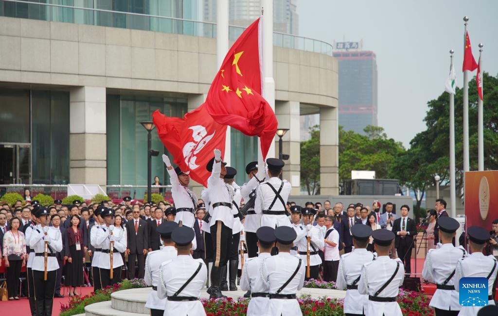 Wilayah Administratif Khusus Hong Kong, Tiongkok, Mengibarkan Bendera dan Mengadakan Resepsi untuk Merayakan Hari Nasional