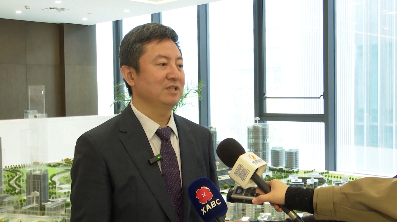 Lensa Intraokular Terobosan Perusahaan Medis Tiongkok Bantu Pasien Katarak Pulihkan Penglihatan