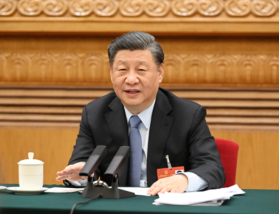 Setelah menyimak laporan dari Delegasi Jiangsu Xi Jinping mengapresiasi laporan pemerintah Jiangsu dan mengakui hasil-hasil yang telah dicapai oleh Provinsi Jiangsu di bidang perkembangan ekonomi dan sosial serta pembangunan partai selama lima tahun ini