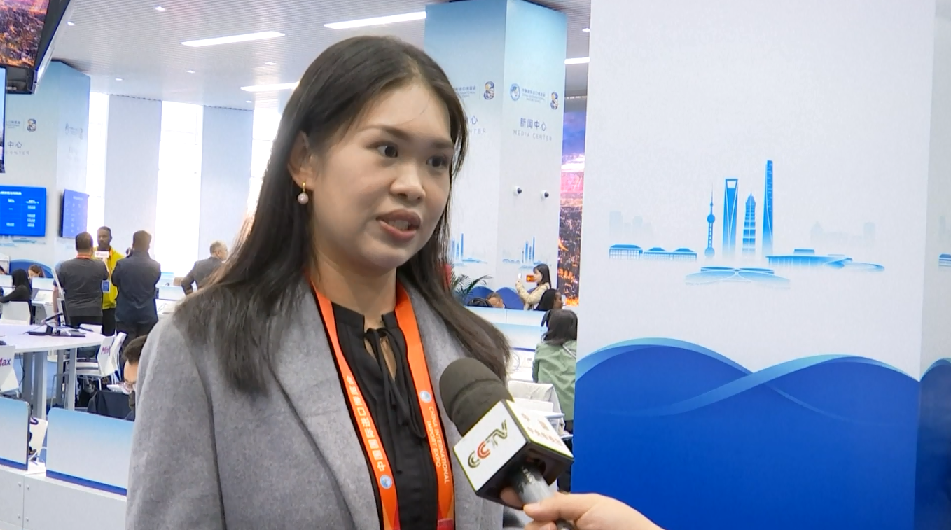 Para Wartawan Internasional Berkumpul di Shanghai untuk Liputan CIIE ke-8