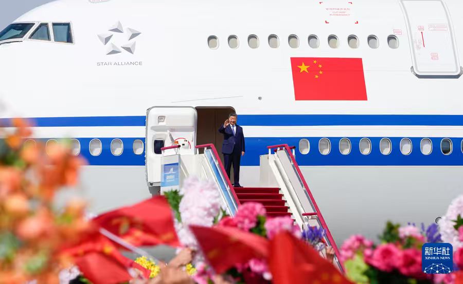 Xi Jinping Pimpin Delegasi Pusat ke Urumqi untuk Menghadiri Perayaan 70 Tahun Berdirinya Daerah Otonom Uighur Xinjiang
